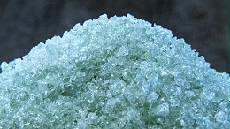 熔块在储存时对环境温湿度有何要求？